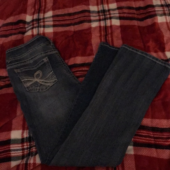 Wallflower Size 11 Curvy Bootcut Jeans - Picture 2 of 6